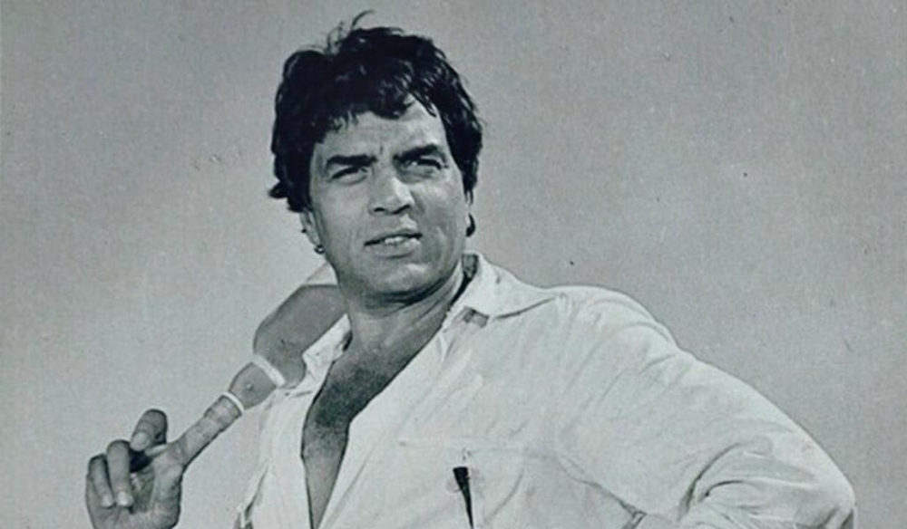 حقيقة وفاة دارمندرا.. أسطورة بوليوود بخير وينفي الشائعات