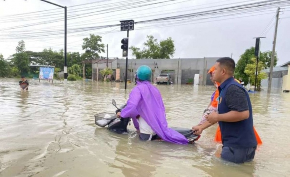 فيضانات تايلاند وماليزيا: عشرات القتلى وآلاف النازحين