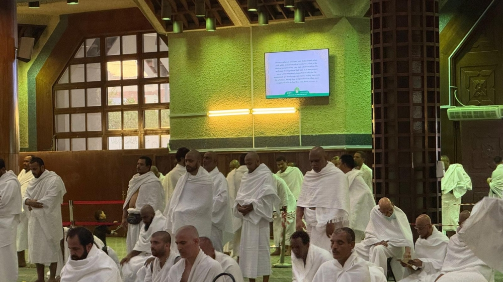 جانب من الشاشات الإلكترونية التوعوية في مكة المكرمة