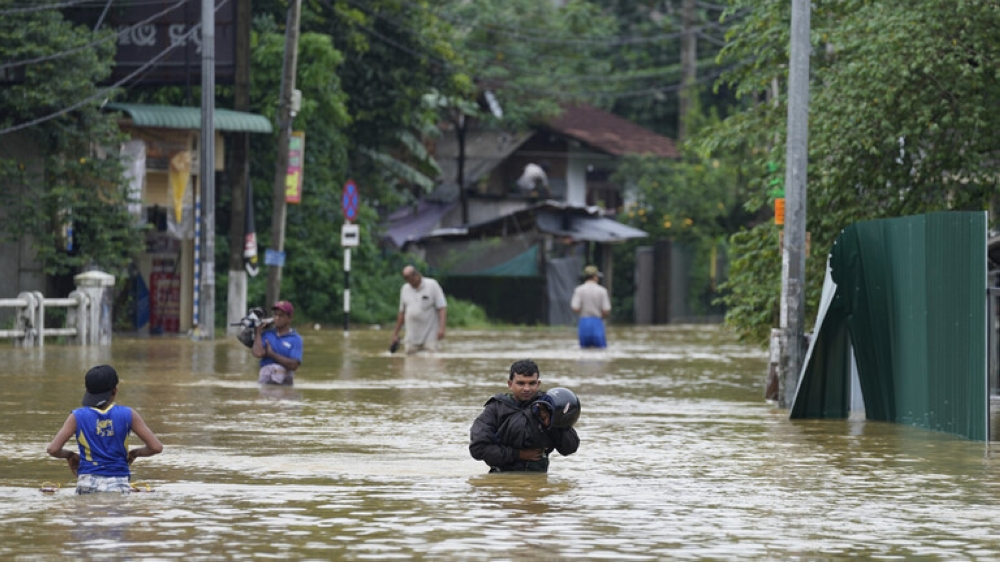 فيضانات سريلانكا: مصرع 30 شخصاً وانهيارات أرضية تضرب البلاد