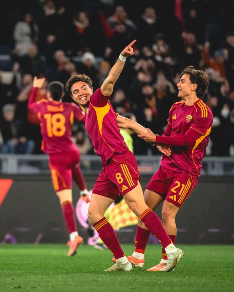 روما يهزم ميتييلاند 2-1 ويتمسك بآماله في الدوري الأوروبي