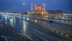 طقس السعودية الجمعة: توقعات بأمطار رعدية ورياح نشطة وضباب