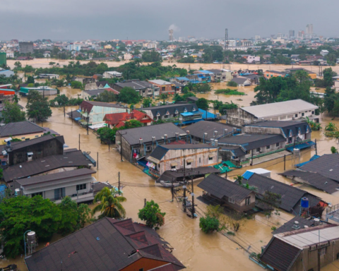 فيضانات تايلاند وإندونيسيا: الحصيلة تتجاوز 300 قتيل