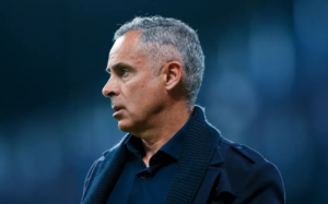 قوميز والهلال: مواجهة حاسمة في ربع نهائي كأس الملك السعودي