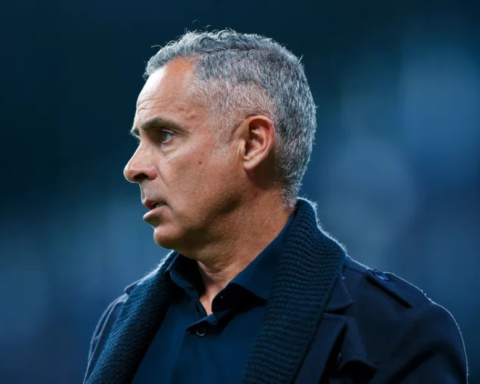 قوميز والهلال: مواجهة حاسمة في ربع نهائي كأس الملك السعودي