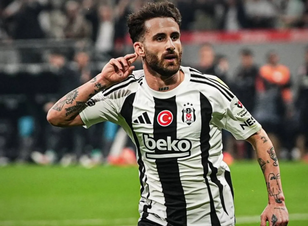 الأهلي يقترب من ضم رافا سيلفا في صفقة انتقال حر