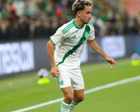 سبب إلغاء هدفي الأهلي ضد القادسية بكأس الملك | تحليل تحكيمي