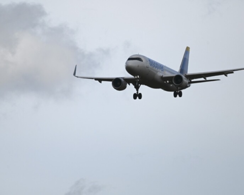 أزمة إيرباص A320: استدعاء آلاف الطائرات لخلل في نظام التحكم