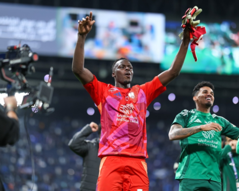 ميندي: جماهير الأهلي سر تأهلنا المثير في كأس الملك