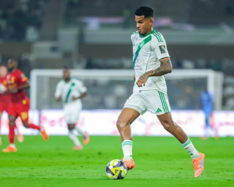 الأهلي يتأهل لنصف نهائي كأس الملك بعد ريمونتادا تاريخية ضد القادسية