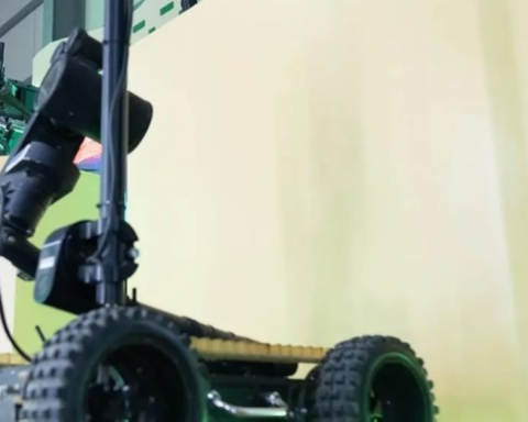 أمن المنشآت تكشف عن عربة روبوتية لإزالة الأجسام الخطرة