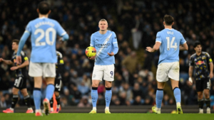 فوز مانشستر سيتي على ليدز يونايتد وصراع اللقب والهبوط