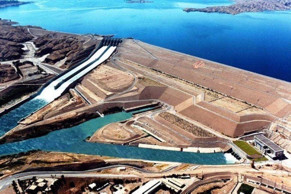 أزمة جفاف إيران: توقف الكهرباء في سد الكرخة وتفاقم الأزمة