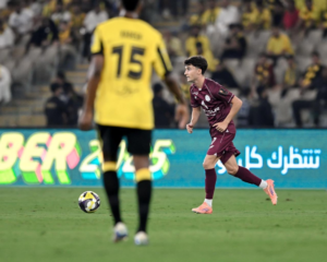 لماذا أُلغي هدف الشباب ضد الاتحاد؟ خبير تحكيمي يكشف الحقيقة