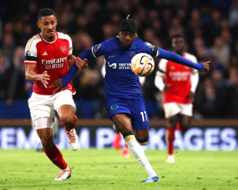 أرسنال وتشيلسي: تحليل شامل لمواجهة ديربي لندن في الدوري الإنجليزي