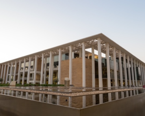 جامعة الأميرة نورة تفوز بجائزة أفضل ممارسات الجودة عربيًا