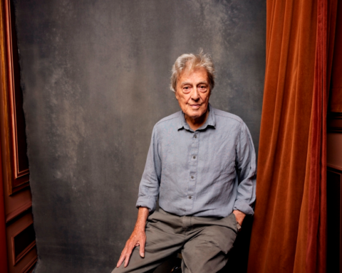 وفاة الكاتب المسرحي توم ستوبارد عن 88 عاماً