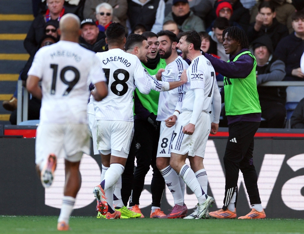 مانشستر يونايتد يهزم كريستال بالاس 2-1 وينهي سلسلة اللا هزيمة