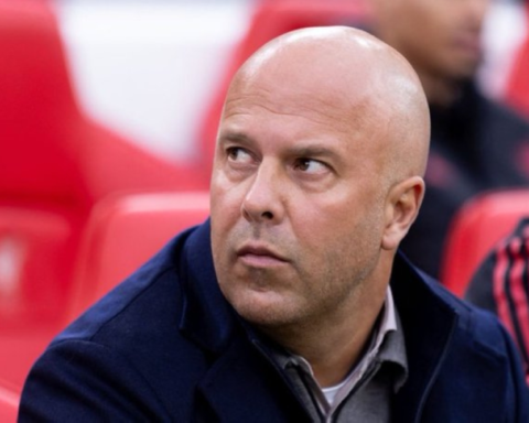 مستقبل محمد صلاح: أرني سلوت يؤكد بقاءه في ليفربول