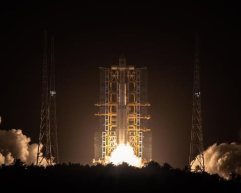 الصين تطلق القمر الصناعي شيجيان-28 لتعزيز برنامجها الفضائي