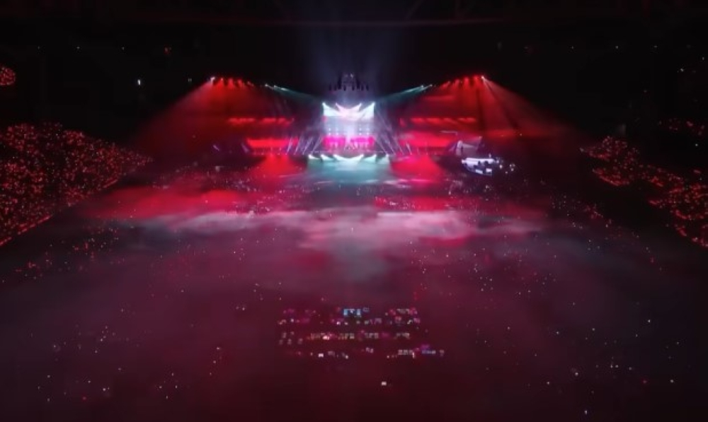 أداء جيدراغون في حفل ماما 2025 يثير جدلاً واسعاً