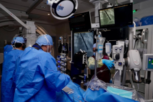 قسطرة نادرة تنقذ حياة مريضة قلب في مدينة الملك عبدالله الطبية