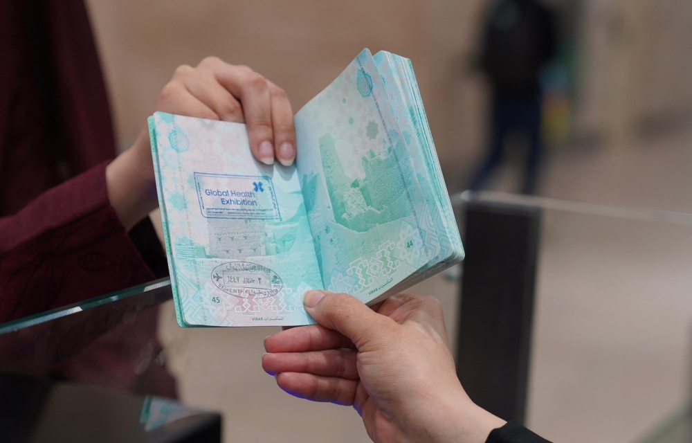 السعودية وروسيا: إعفاء متبادل من التأشيرات لجميع الجوازات