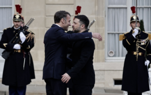 Zelensky and Macron discuss peace and Trump's plan to end the Ukraine war