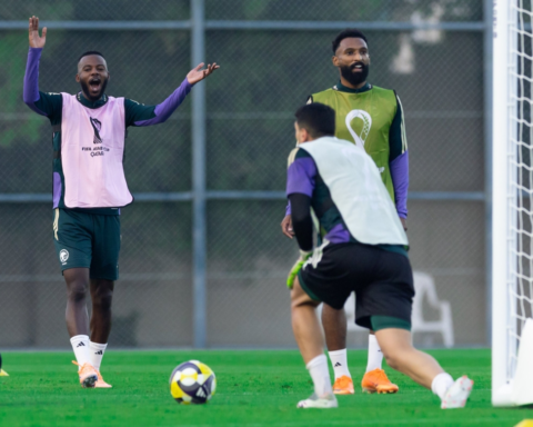 حسان تمبكتي جاهز لقيادة دفاع السعودية أمام عمان بكأس العرب