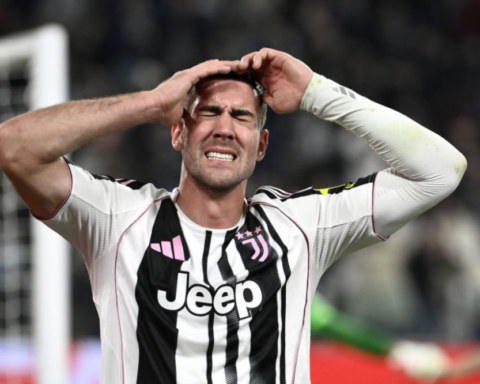 إصابة دوشان فلاهوفيتش تبعده عن يوفنتوس لثلاثة أشهر