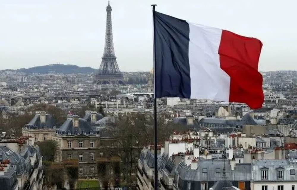 انكماش قطاع التصنيع الفرنسي: الأسباب والتداعيات الاقتصادية