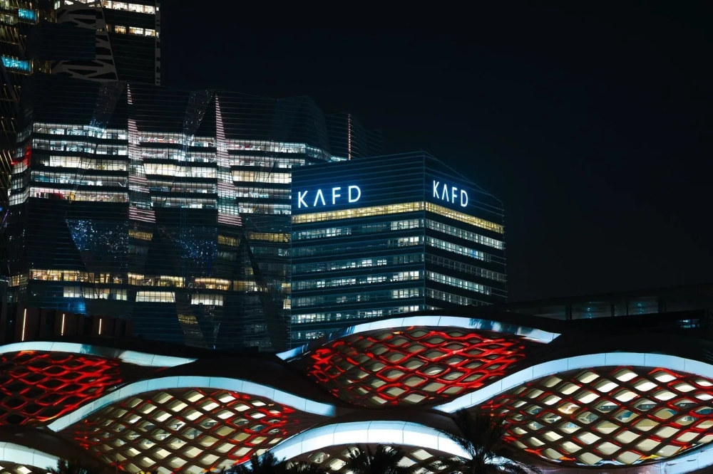 نور الرياض وقطار الرياض: فن الضوء يضيء محطات العاصمة