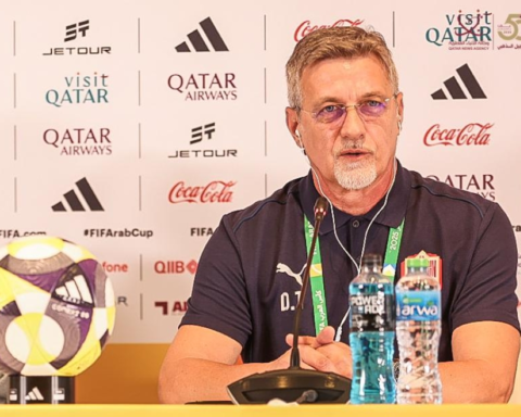 مدرب البحرين يتوعد العراق قبل مواجهة كأس العرب 2021