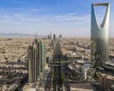 الاقتصاد السعودي: توقعات بنمو 4.6% في 2026 ورؤية 2030