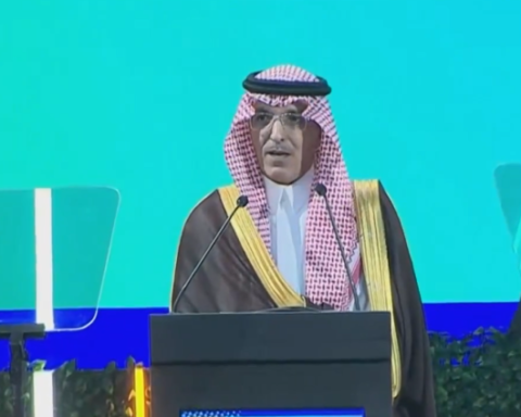 الخصخصة في السعودية: هل تبقى الخدمات مجانية؟ وزير المالية يوضح