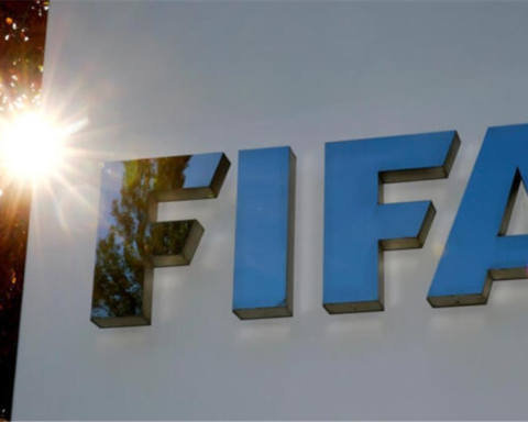 أزمة كأس أمم أفريقيا: الفيفا يرضخ للأندية ويهدد تحضيرات المنتخبات