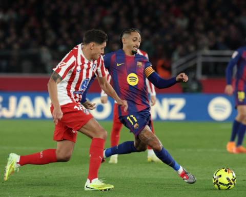 برشلونة يهزم أتلتيكو مدريد 1-0 في قمة الدوري الإسباني