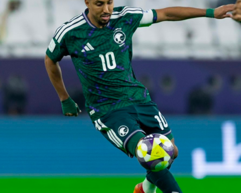 سالم الدوسري يحطم رقماً قياسياً مع المنتخب السعودي