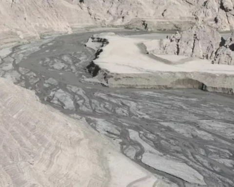 الجفاف في إيران: انخفاض حاد بمخزون سدود طهران يهدد بأزمة مياه