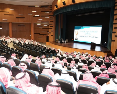 تعليم جدة يناقش نتائج «نافس» وخطط تحسين نواتج التعلم