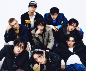 ستراي كيدز تتصدر بيلبورد 200 وتدخل Hot 100 بأغنية Do It