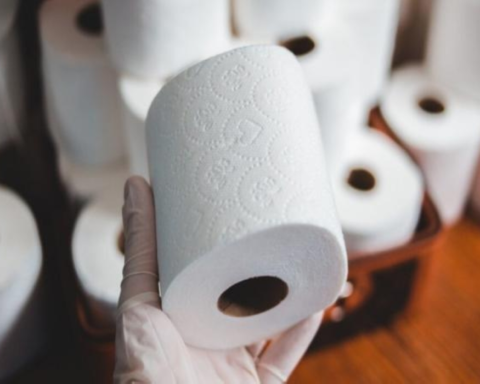 ضبط مصنع مناديل بالرياض يتلاعب بالعدد ومخالفة للمواصفات