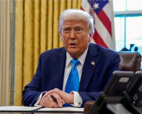 ترامب: محادثات إيجابية مع بوتين لإنهاء حرب أوكرانيا