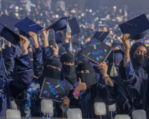 تخريج 12 ألف ممارس من البورد السعودي والأكاديمية الصحية برعاية الملك