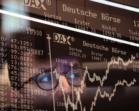 تباين الأسهم الأوروبية: ارتفاع ستوكس 600 وتراجع داكس