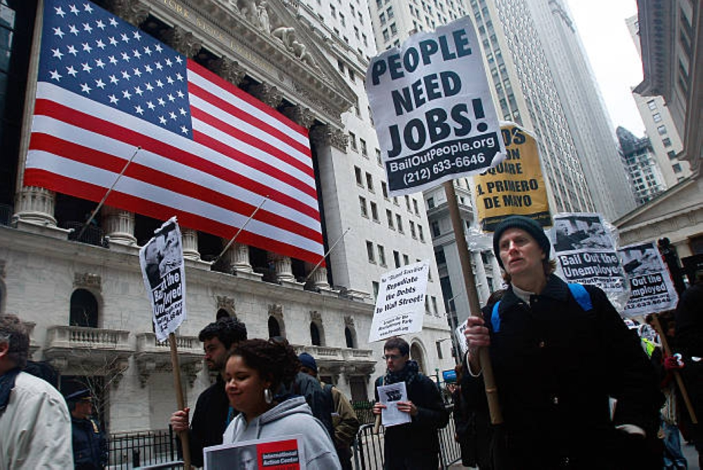 تراجع وظائف الشركات الأمريكية يثير مخاوف سوق العمل