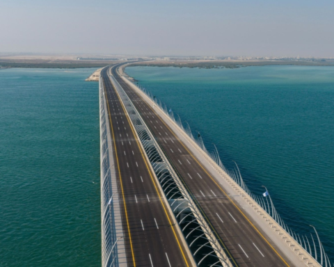 منع الصيد على جسر صفوى رأس تنورة رسمياً لتعزيز السلامة