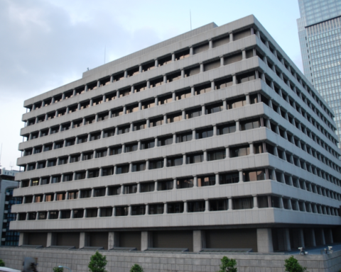 بنك اليابان يتجه لرفع الفائدة: تداعيات محتملة على الأسواق العالمية