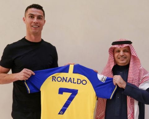 كواليس انتقال رونالدو للنصر: مسلي آل معمر يكشف التفاصيل