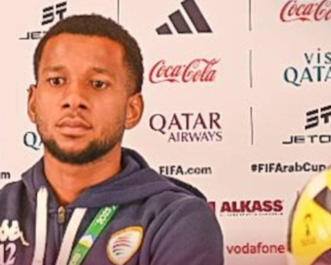 عمان ضد المغرب: عبد الله فواز يرفع شعار الفوز في كأس العرب